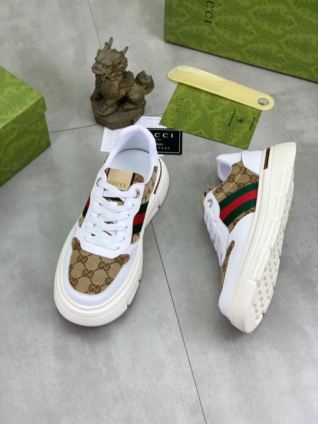Men's shoes 💰P400💰[New style]🆘 The latest model from Gucci GUCCI official website🎁Classic casual and fashionable men's shoes👟Best model💥The style is simple and elegant, exclusive for trendy men. Unique official website latest brand elements👑Gucci original decoration, fashionable and generous, original soft calfskin fabric➕Comfortable soft first-layer pigskin lining ✅The official website specifies wear-resistant casual outsole, the classic model is photographed in real life🎬Color: 2️⃣colors available😍Number of codes: 38-44